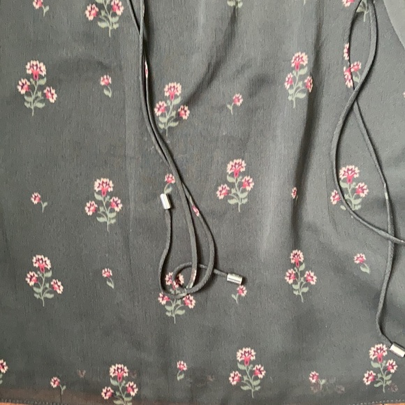 White House Black Market off shoulder top - Picture 7 of 11